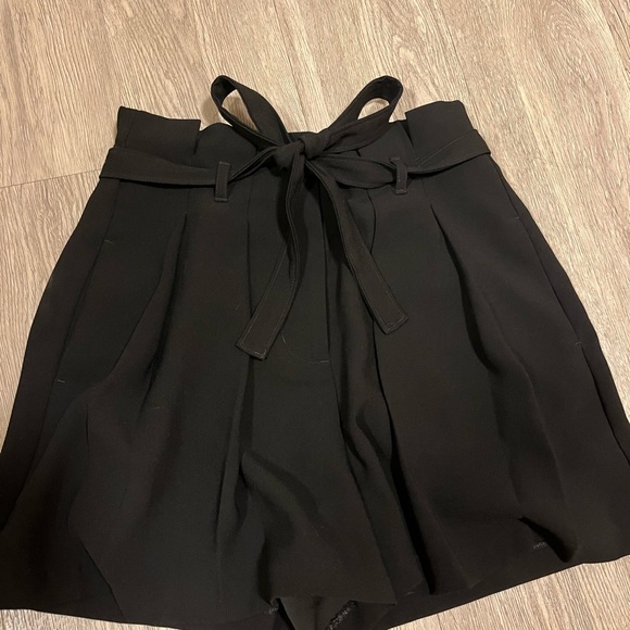 Express Work Shorts - Picture 2 of 3